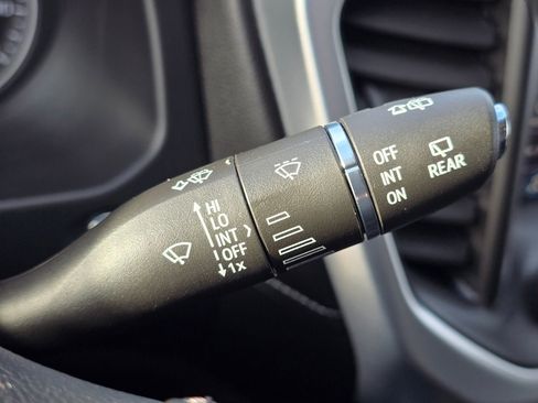 Used 2023 GMC Acadia SLT image 20