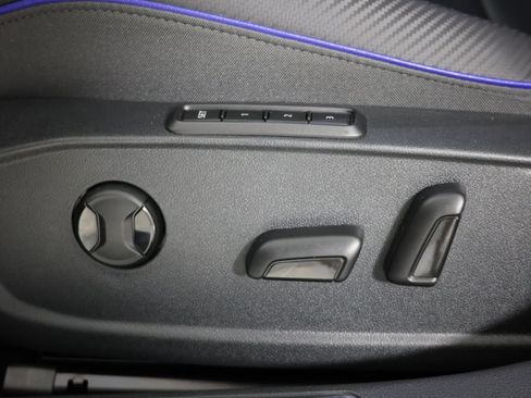 Used 2024 Volkswagen Golf R AWD/4WD image 25