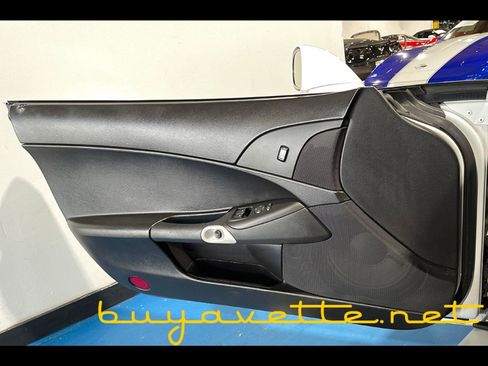 Used 2009 Chevrolet Corvette Coupe w/ Roof Package RWD image 20