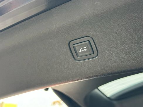 Used 2019 Buick Enclave Essence image 22