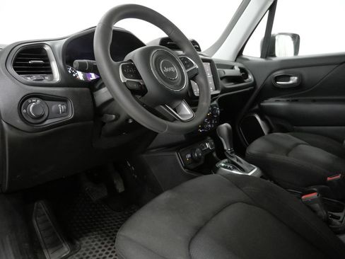 Used 2023 Jeep Renegade Latitude AWD/4WD image 10