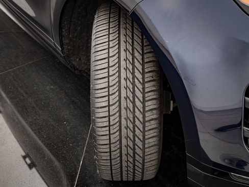 Used 2023 Land Rover Range Rover Evoque R-Dynamic SE image 35