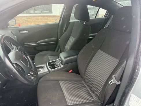 Used 2023 Dodge Charger SXT image 3