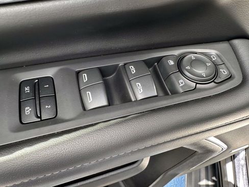 Used 2023 Chevrolet Tahoe LT w/ Luxury Package AWD/4WD image 9