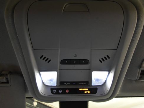 Used 2021 Chevrolet Equinox LT AWD/4WD image 44