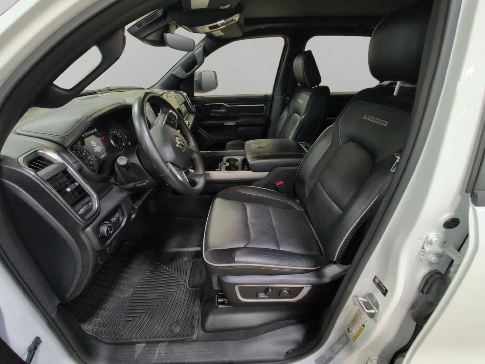 Used 2024 RAM 1500 Laramie AWD/4WD image 9