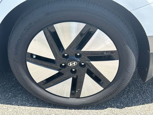 New 2025 Hyundai Ioniq 6 SEL RWD image 20