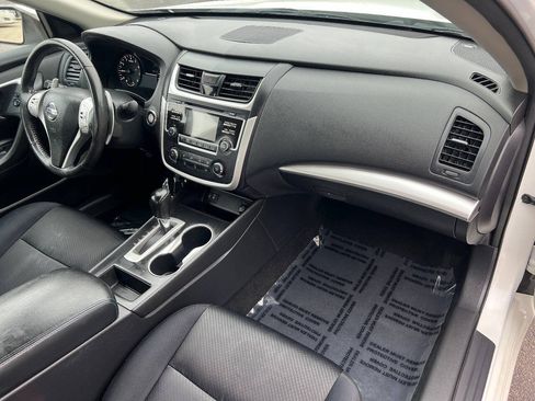 Used 2016 Nissan Altima 2.5 SR FWD image 26