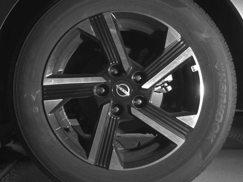 Used 2025 Nissan Sentra SV FWD image 14