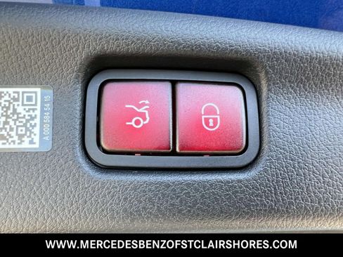 Used 2025 Mercedes-Benz C 300 4MATIC Sedan image 13