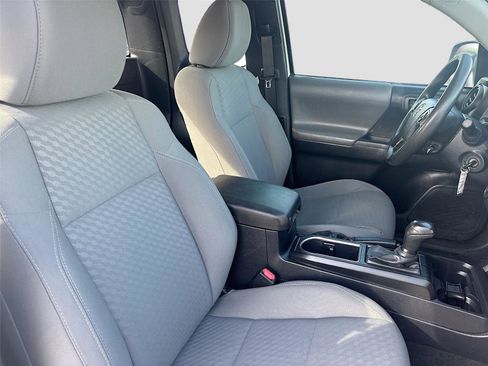 Used 2020 Toyota Tacoma SR image 27