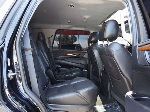 Used 2020 Cadillac Escalade Luxury RWD image 22