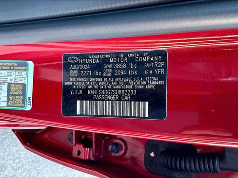 Used 2025 Hyundai Elantra SEL image 34