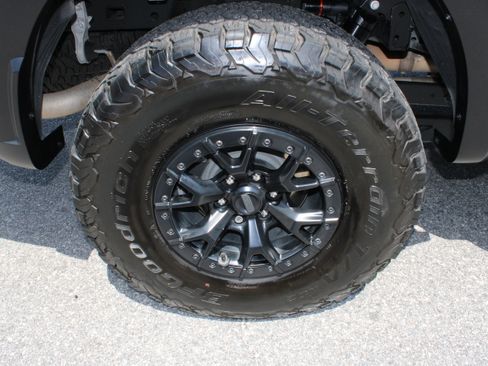 Used 2023 Ford F150 Raptor w/ Equipment Group 802A Raptor R AWD/4WD image 15