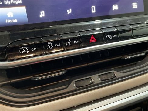 Used 2024 Jeep Compass Limited image 29