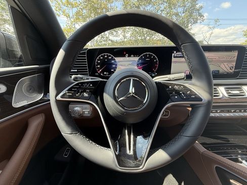 New 2026 Mercedes-Benz GLS 450 4MATIC image 32