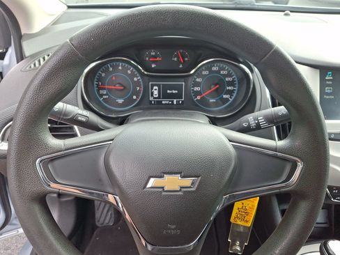 Certified 2017 Chevrolet Cruze LS FWD image 16
