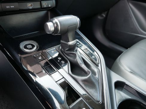 Certified 2023 Kia Niro EX Touring image 24