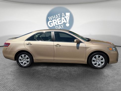 Used 2010 Toyota Camry LE FWD image 2