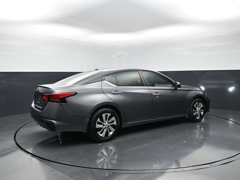Used 2025 Nissan Altima 2.5 S FWD image 7