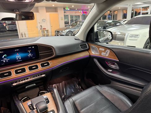 Used 2020 Mercedes-Benz GLS 450 4MATIC image 13