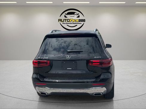 Used 2024 Mercedes-Benz GLB 250 4MATIC image 6