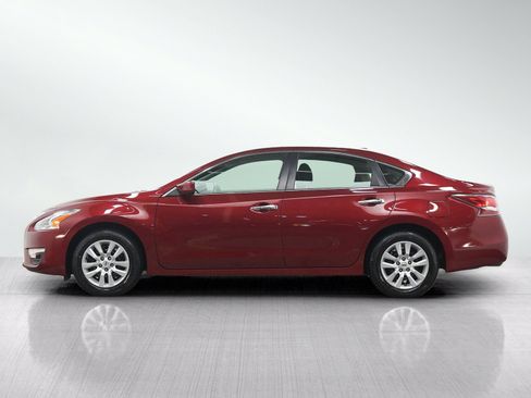 Used 2015 Nissan Altima 2.5 S w/ Power Driver Seat Package FWD image 2