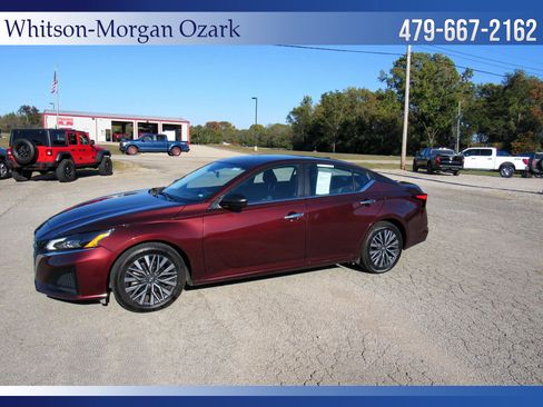 Used 2024 Nissan Altima 2.5 SV image 5