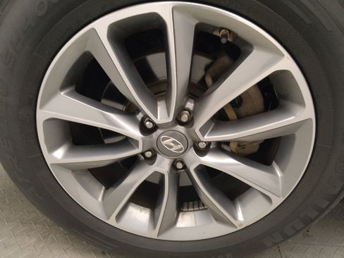 Used 2019 Hyundai Santa Fe XL SE FWD image 31