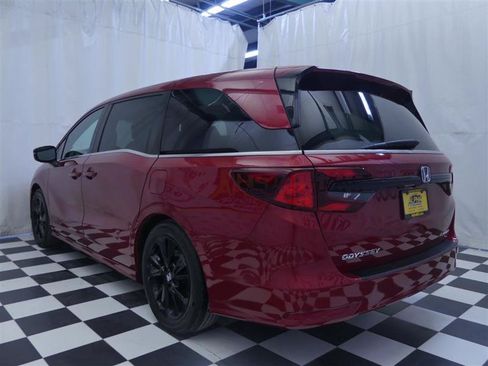 Used 2023 Honda Odyssey Sport image 3