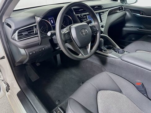Used 2018 Toyota Camry LE FWD image 9