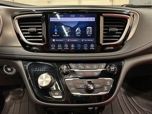 Used 2020 Chrysler Pacifica Limited w/ Quick Order Package 27H Red S image 24