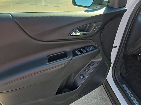 Used 2023 Chevrolet Equinox Premier AWD/4WD image 29