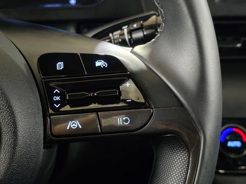 Certified 2025 Hyundai Elantra Sport FWD image 32