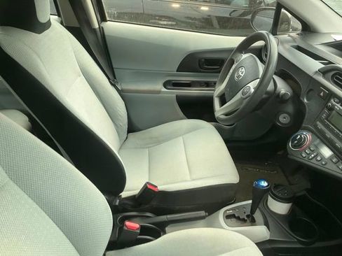 Used 2014 Toyota Prius C One FWD image 3