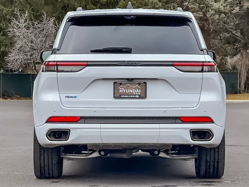 Used 2025 Jeep Grand Cherokee Limited 4xe image 5