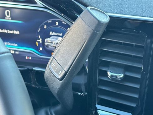 Used 2025 Chevrolet Silverado 1500 LT image 31