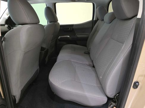 Used 2020 Toyota Tacoma SR5 AWD/4WD image 23