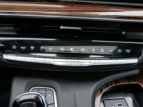 Used 2023 Cadillac Escalade ESV Premium Luxury image 16