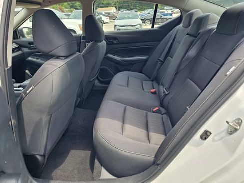 Used 2025 Nissan Altima 2.5 SV FWD image 29