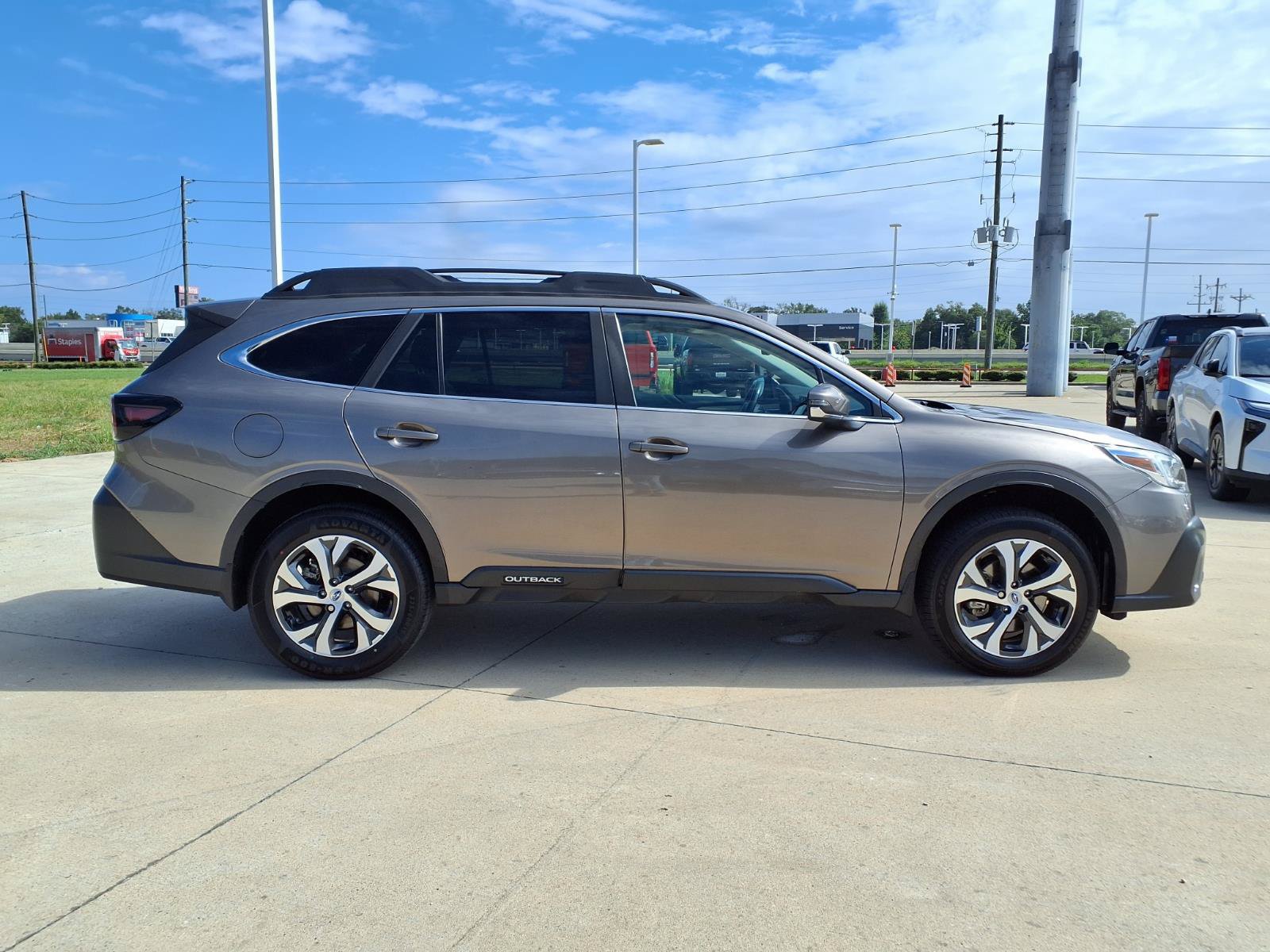 Used 2021 Subaru Outback Limited w/ Popular Package #2 AWD/4WD image 5