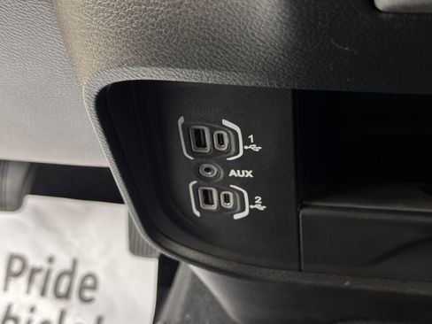 Used 2024 RAM 3500 Tradesman w/ Chrome Appearance Group image 27