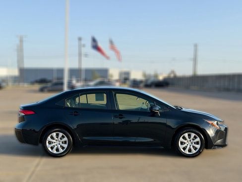 Used 2021 Toyota Corolla LE FWD image 5