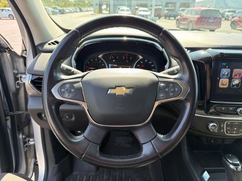 Used 2018 Chevrolet Traverse LT FWD image 13