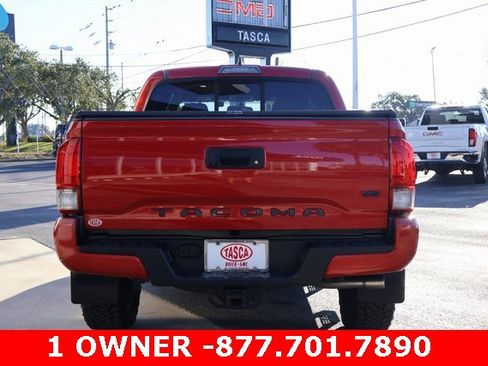 Used 2016 Toyota Tacoma TRD Sport image 6