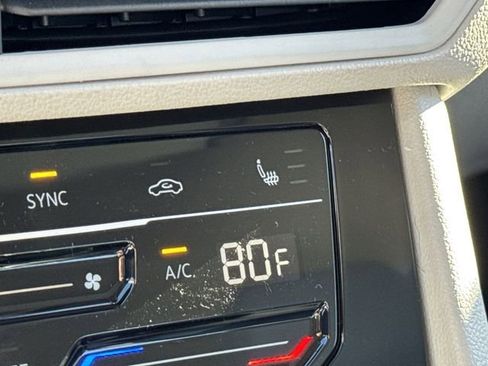 New 2026 Volkswagen Jetta SE FWD image 21