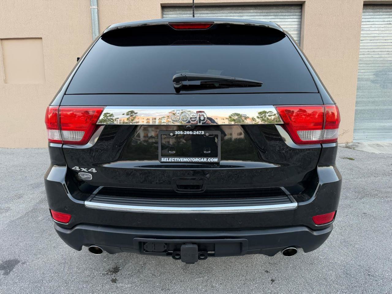 Used 2011 Jeep Grand Cherokee Overland AWD/4WD image 7