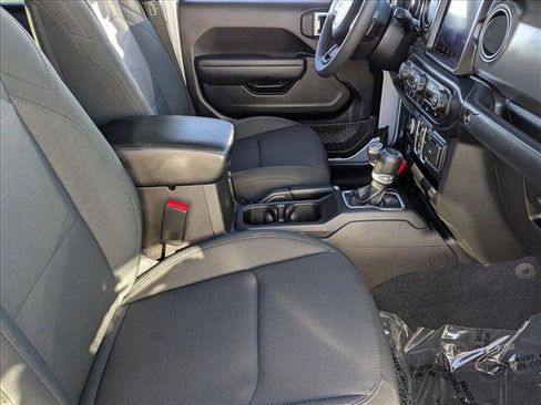 Used 2023 Jeep Gladiator Sport image 20