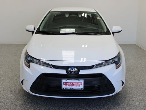 Used 2024 Toyota Corolla LE FWD image 3
