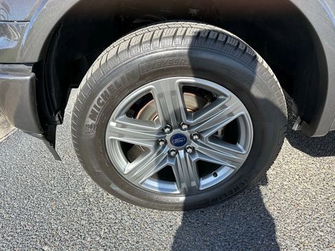 Used 2019 Ford F150 Lariat image 11